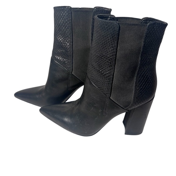 Guess Black Ankle Boots Size 5 1/2 M - Picture 1 of 6